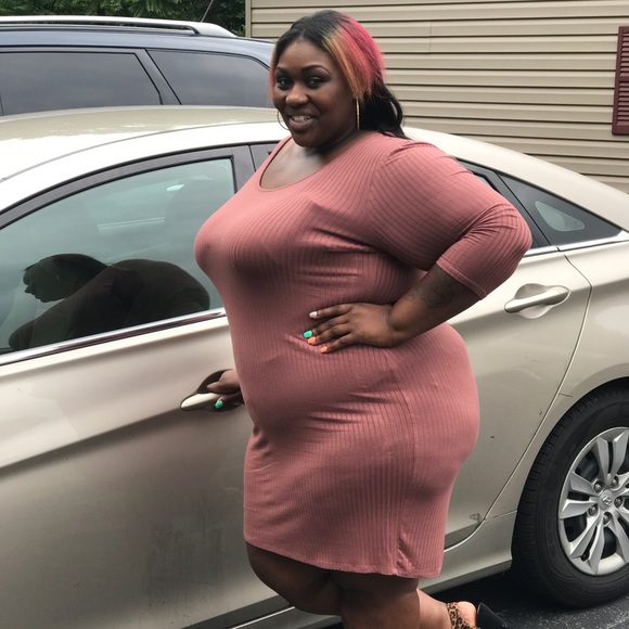 Dress - Picture 3 of 3